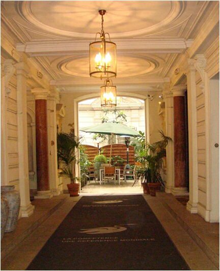 Клиника Эстетической Хирургии Rond Point на Елисейских Полях, Париж-Киев